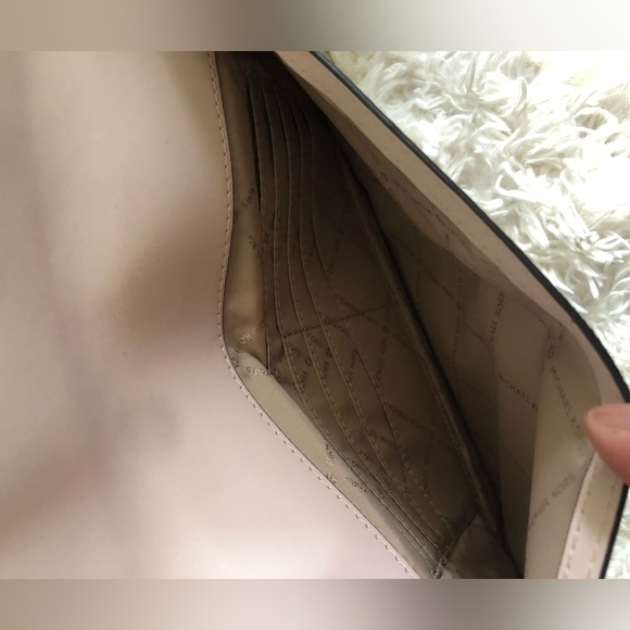 Wristlet Designer By Michael Kors Size: Large. - Picture 5 of 12